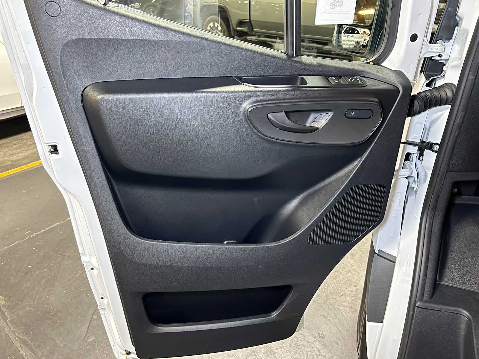 2025 Mercedes-Benz Sprinter 2500 Standard Roof I4 Diesel 144" RWD