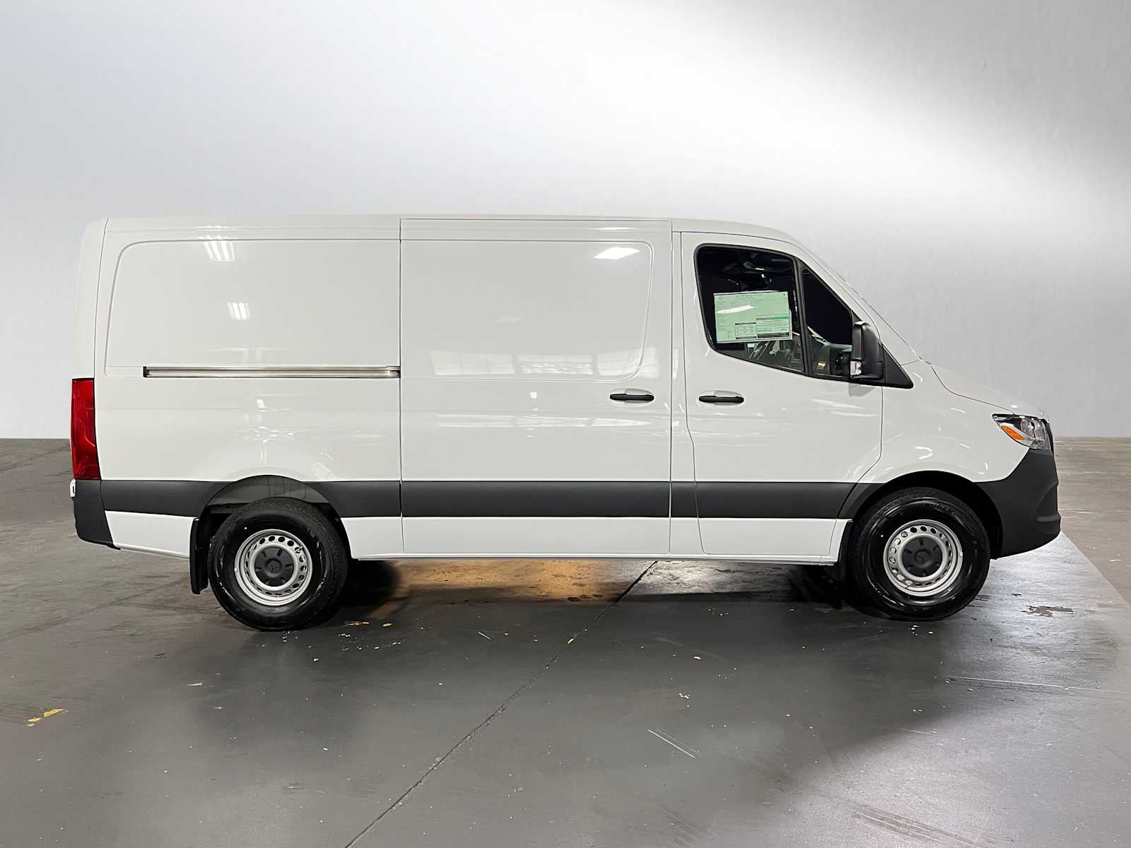 2025 Mercedes-Benz Sprinter 2500 Standard Roof I4 Diesel 144" RWD