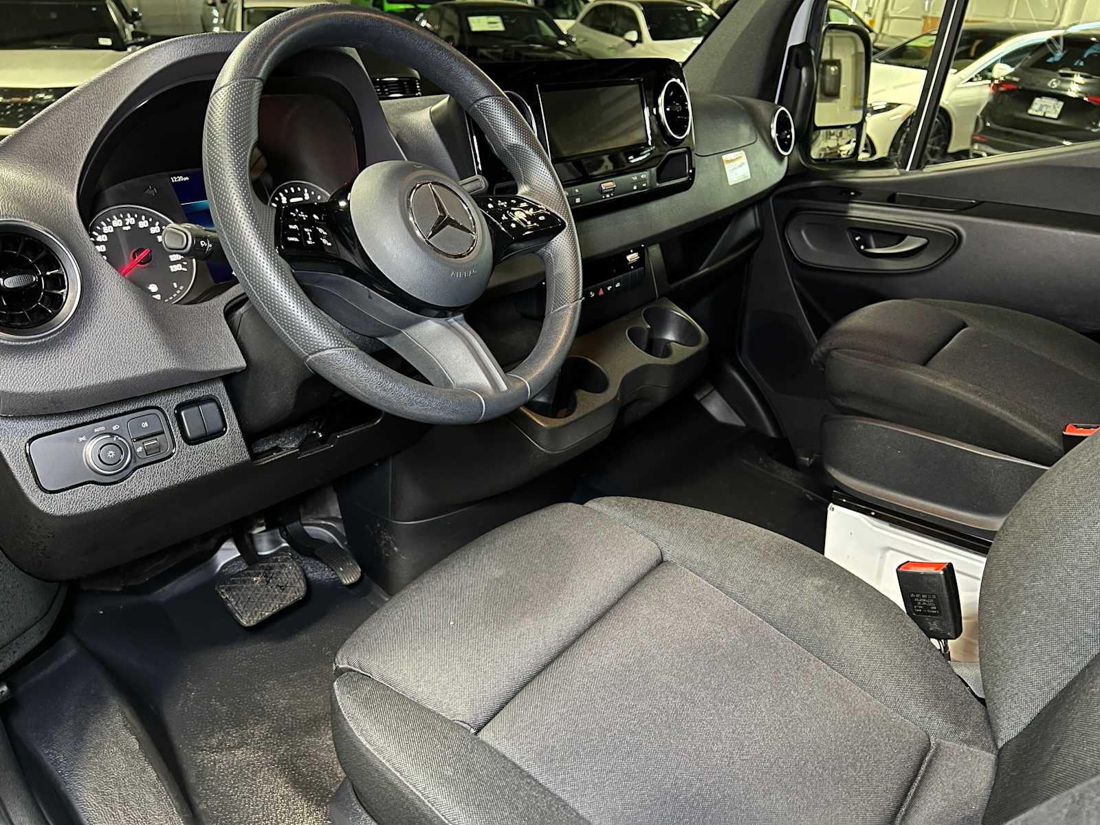 2025 Mercedes-Benz Sprinter 2500 Standard Roof I4 Diesel 144" RWD