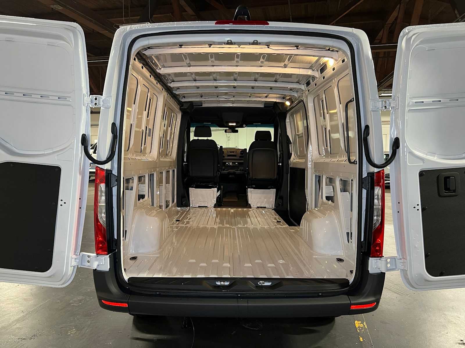 2025 Mercedes-Benz Sprinter 2500 Standard Roof I4 Diesel 144" RWD