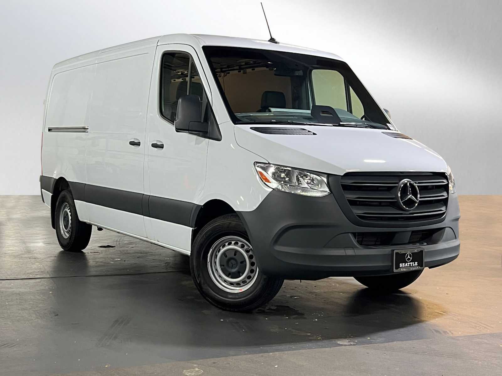 2025 Mercedes-Benz Sprinter 2500 Standard Roof I4 Diesel HO 144" RWD