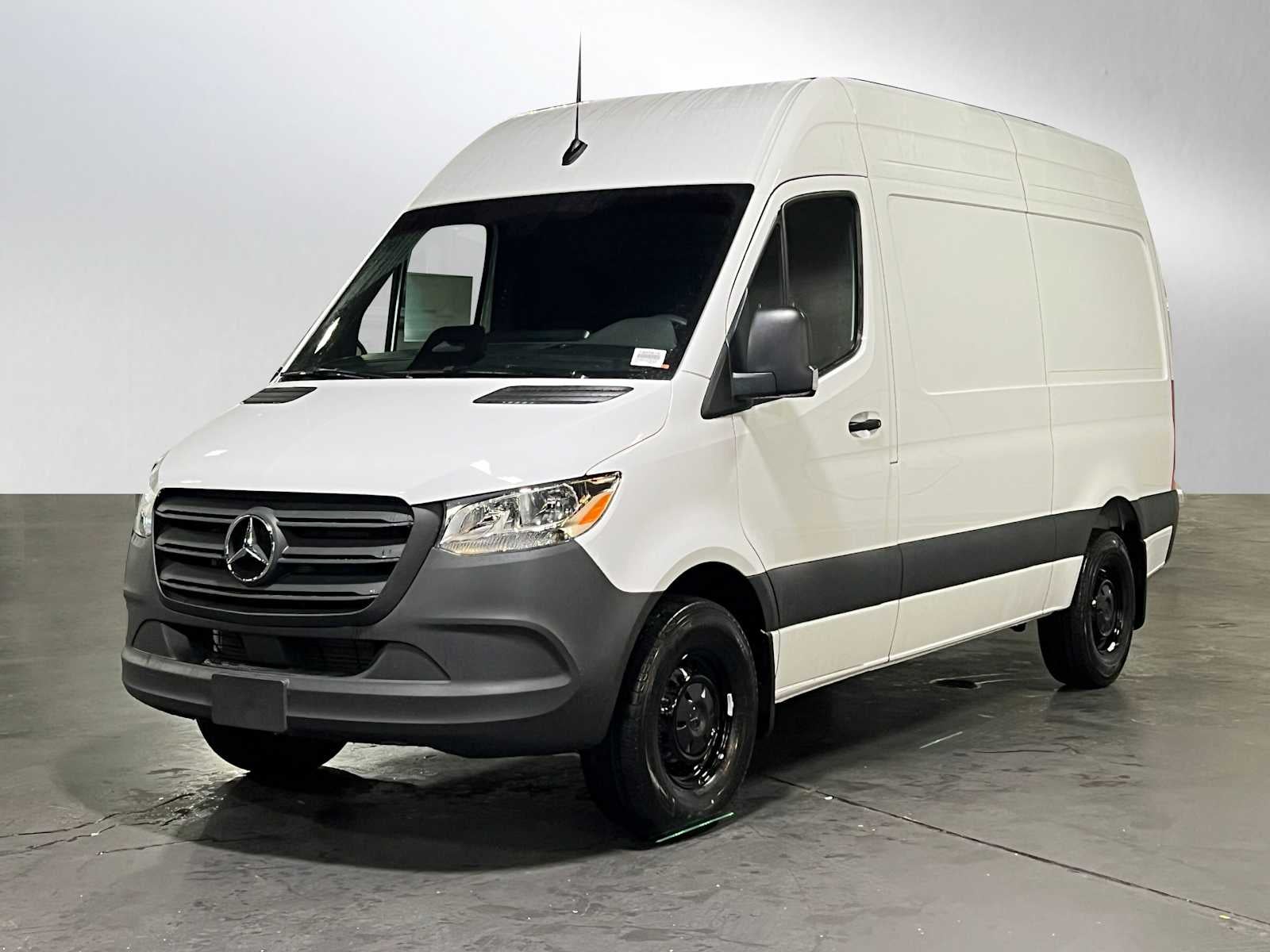 2026 Mercedes-Benz Sprinter 2500 Standard Roof I4 Diesel HO 144" RWD