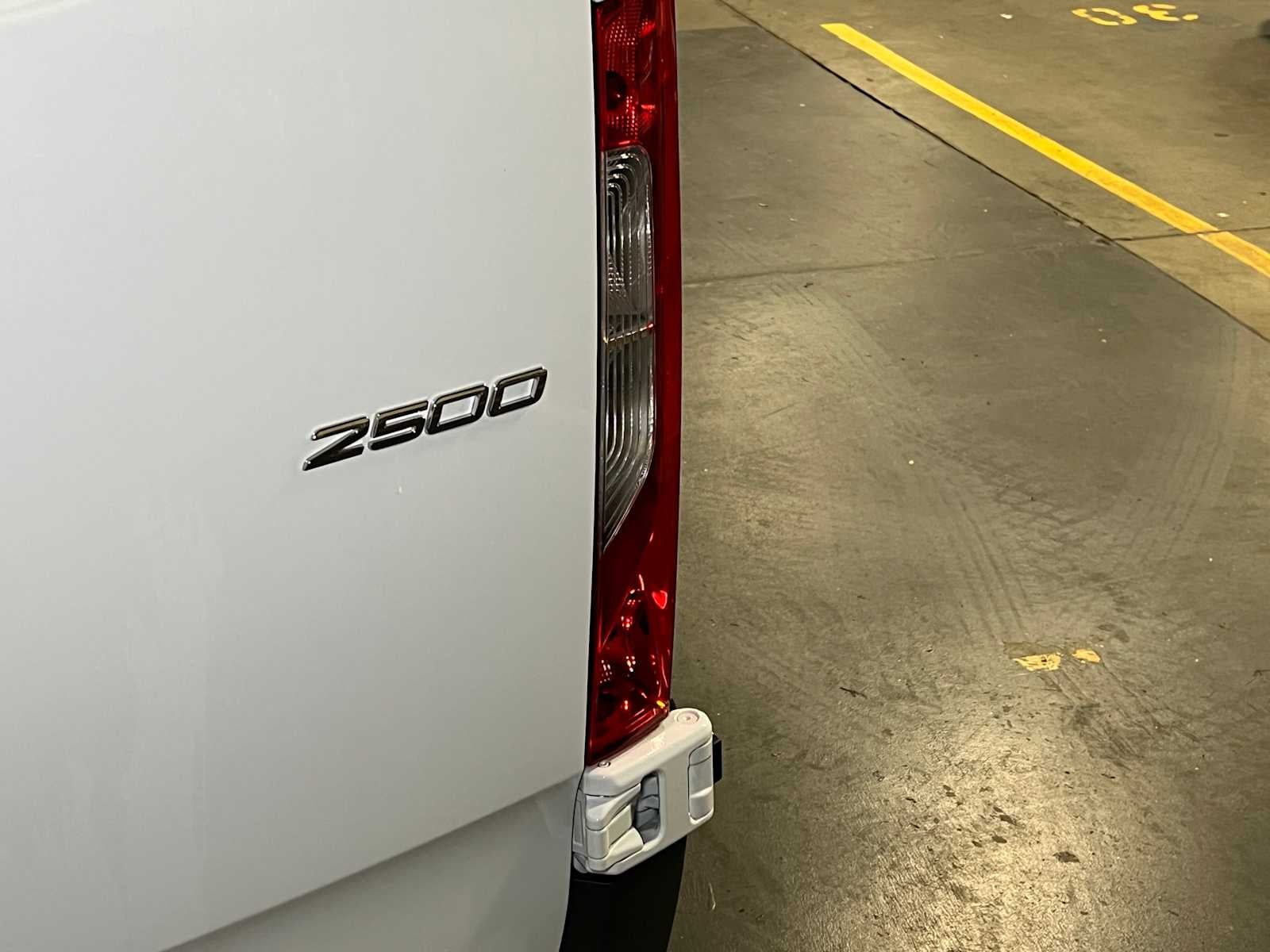 2025 Mercedes-Benz Sprinter 2500 Standard Roof I4 Diesel HO 144" RWD