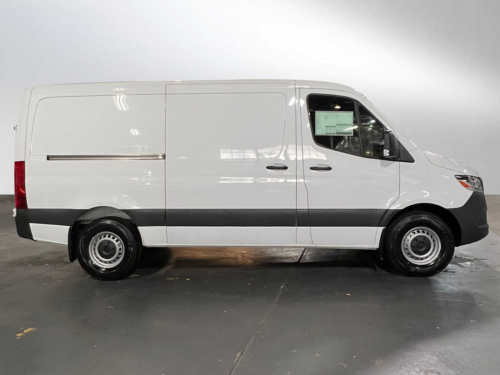 2025 Mercedes-Benz Sprinter 2500 Standard Roof I4 Diesel HO 144" RWD