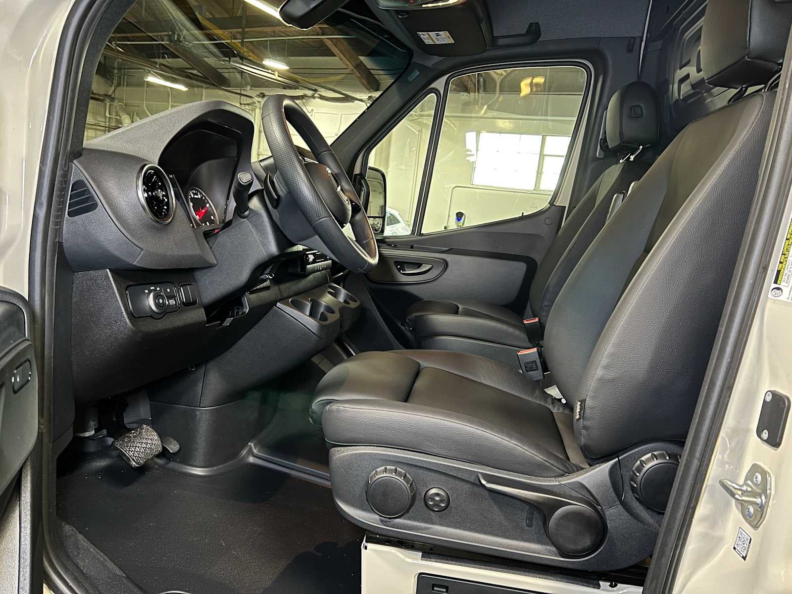 2025 Mercedes-Benz Sprinter 2500 Standard Roof I4 Diesel HO 144" AWD