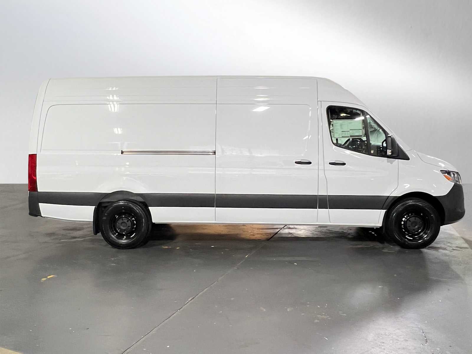 2026 Mercedes-Benz Sprinter 2500 High Roof I4 Diesel HO 170" RWD