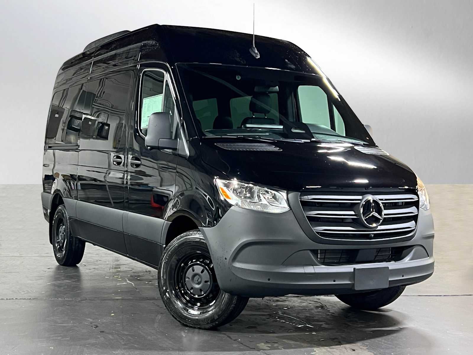 2025 Mercedes-Benz Sprinter 2500 Standard Roof I4 Diesel 144" RWD
