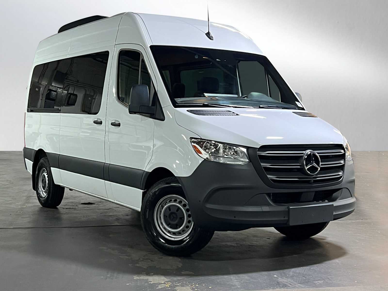 2024 Mercedes-Benz Sprinter 2500 Standard Roof I4 Diesel 144" RWD