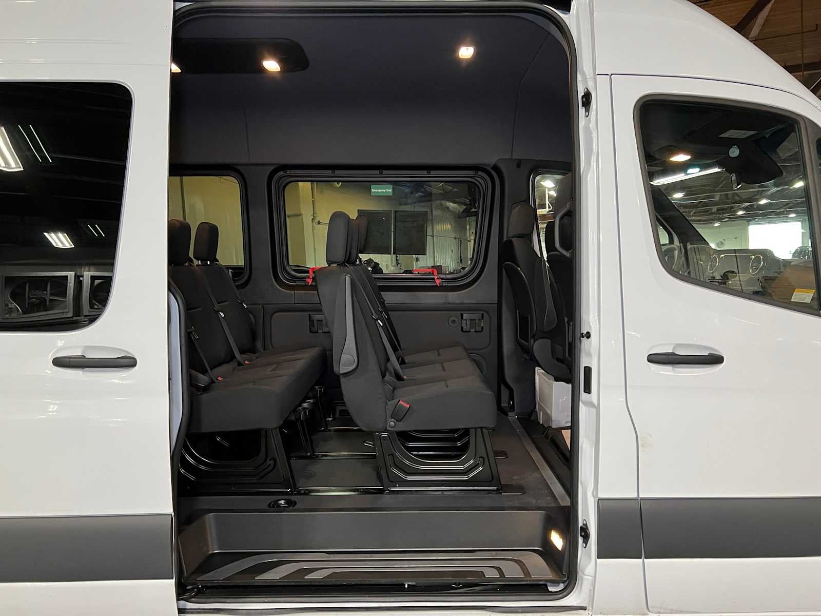 2024 Mercedes-Benz Sprinter 2500 Standard Roof I4 Diesel 144" RWD