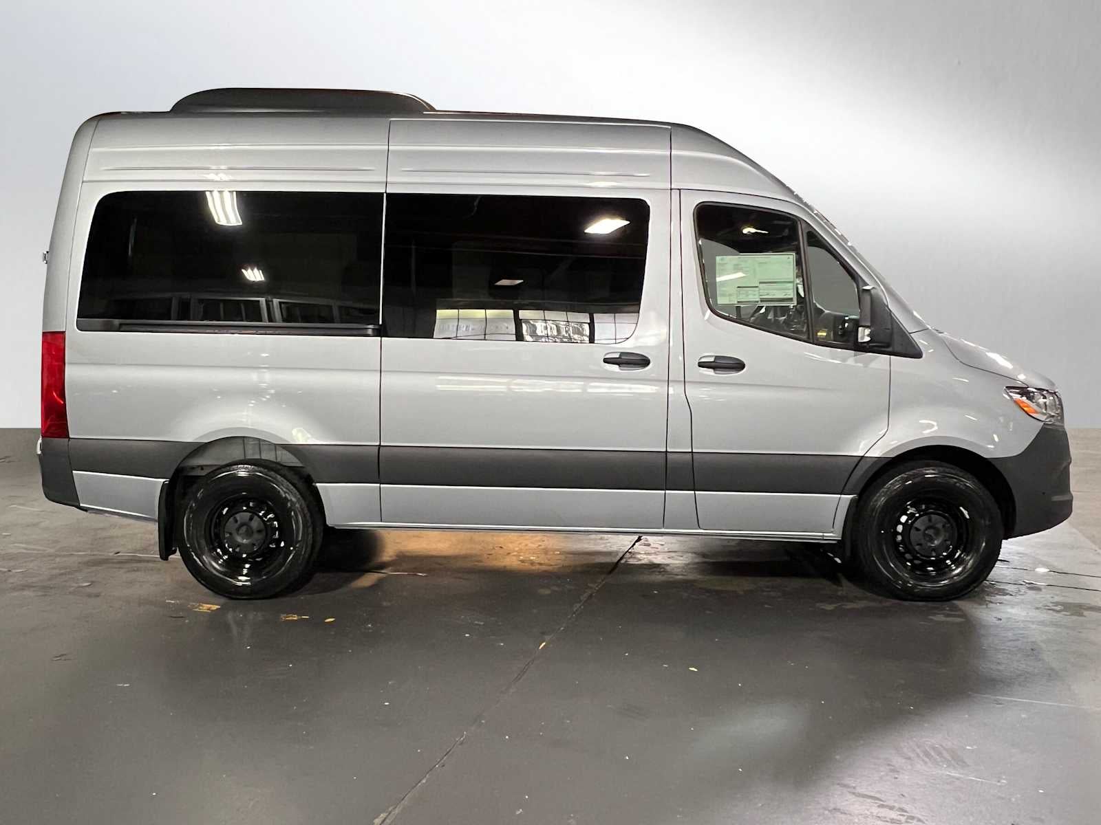 2025 Mercedes-Benz Sprinter 2500 Standard Roof I4 Diesel HO 144" RWD