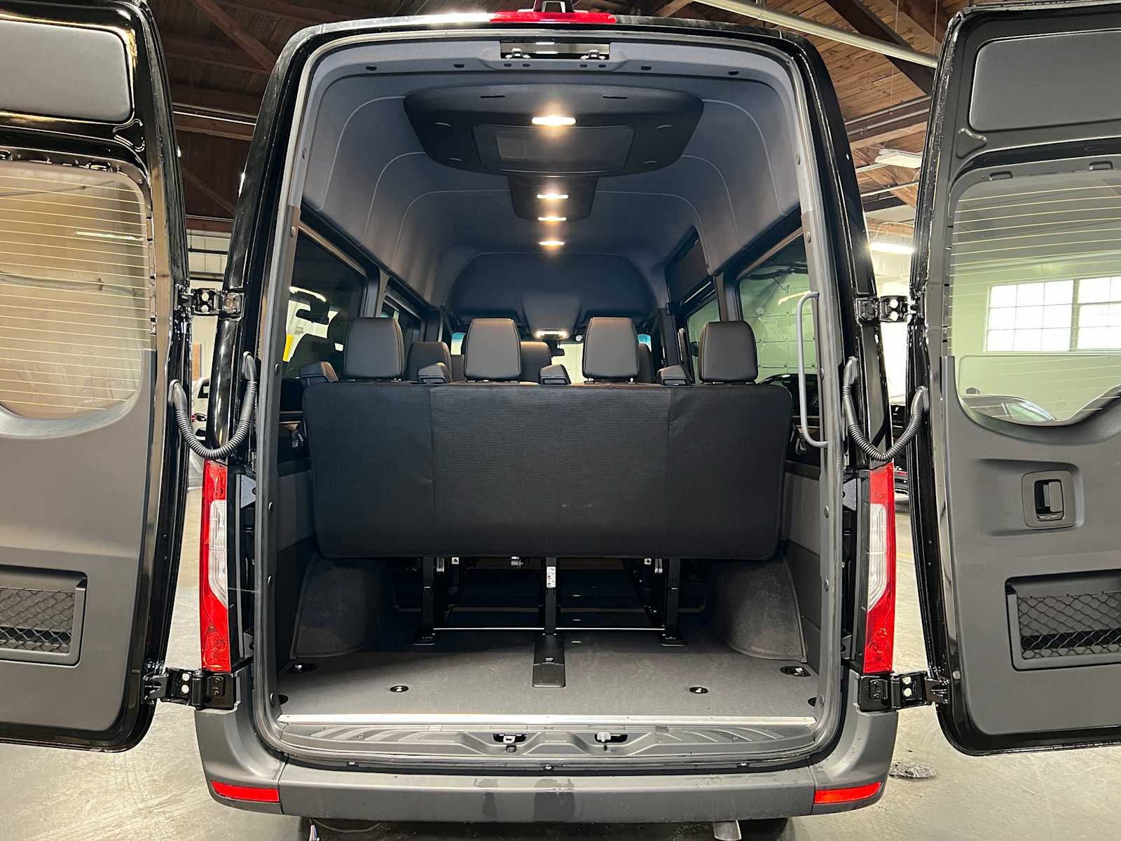 2025 Mercedes-Benz Sprinter 2500 Standard Roof I4 Diesel HO 144" RWD