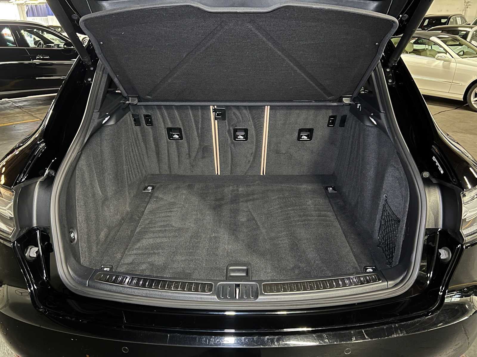 2021 Porsche Macan AWD