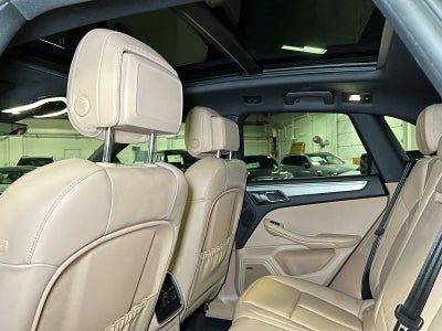 2021 Porsche Macan AWD