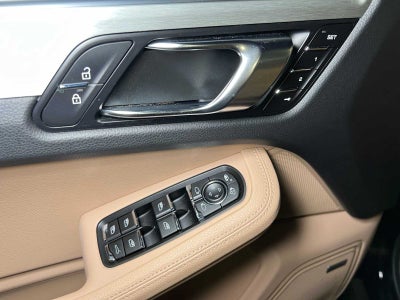 2021 Porsche Macan AWD