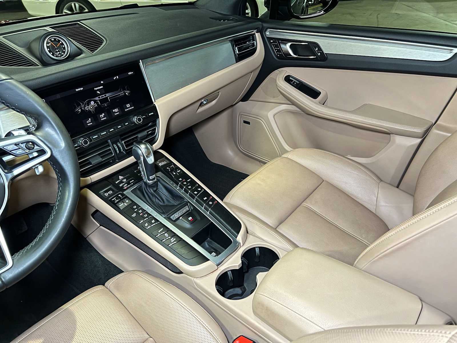 2021 Porsche Macan AWD