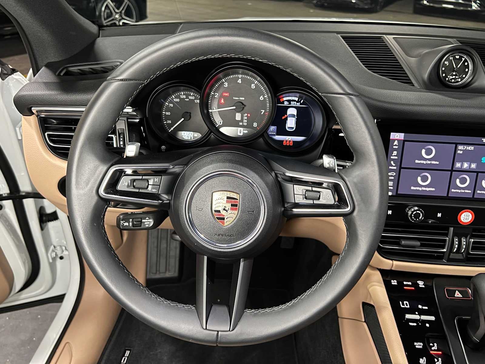 2025 Porsche Macan AWD