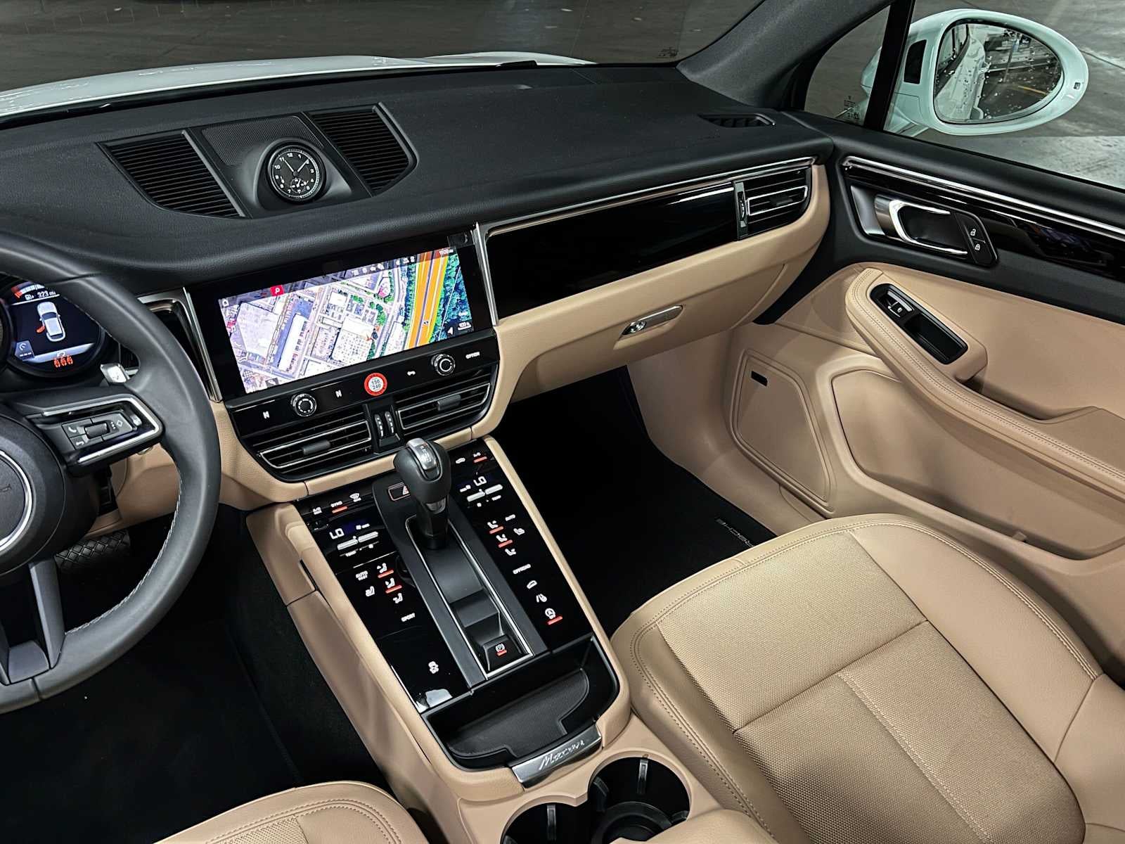 2025 Porsche Macan AWD