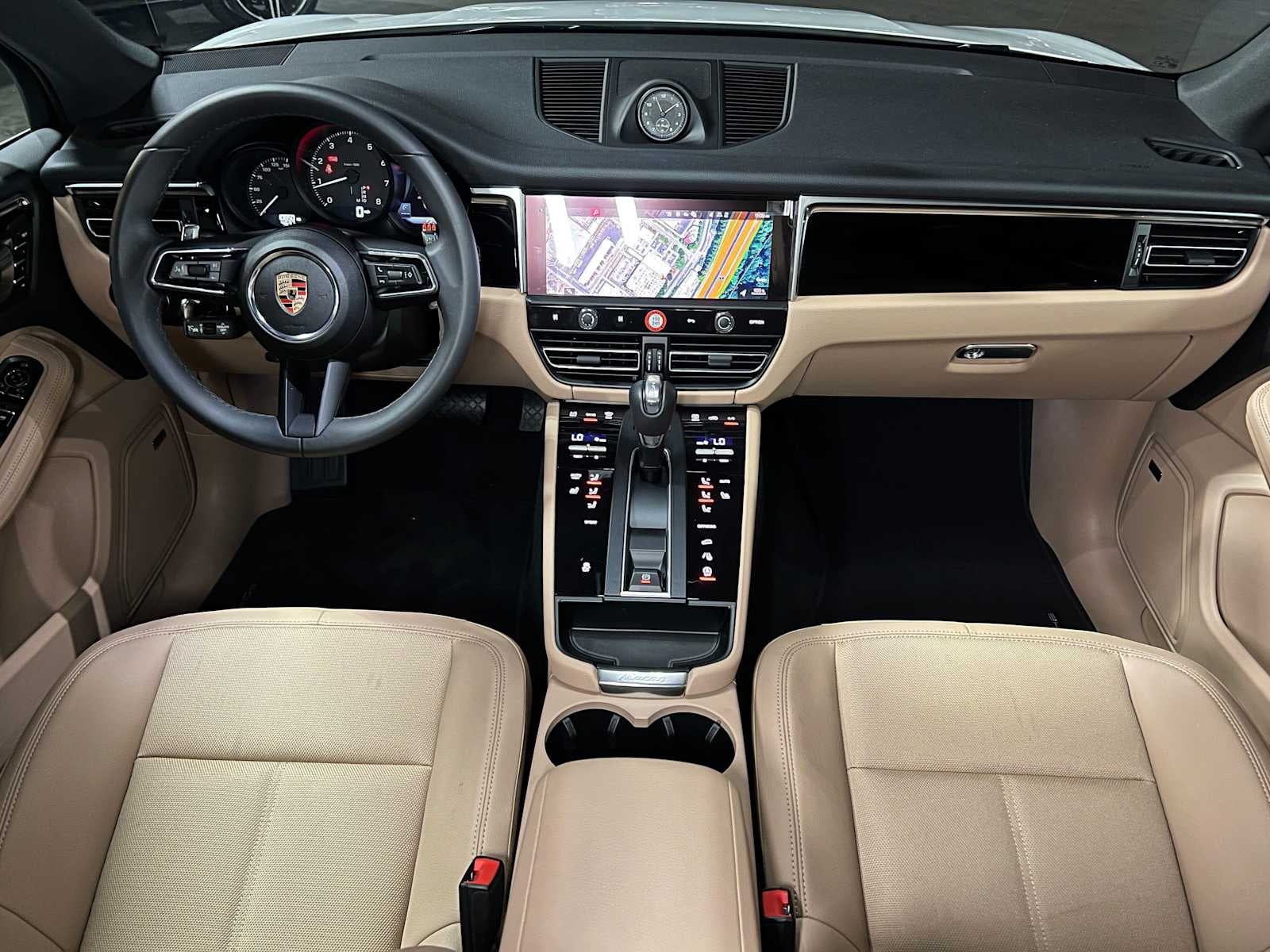 2025 Porsche Macan AWD