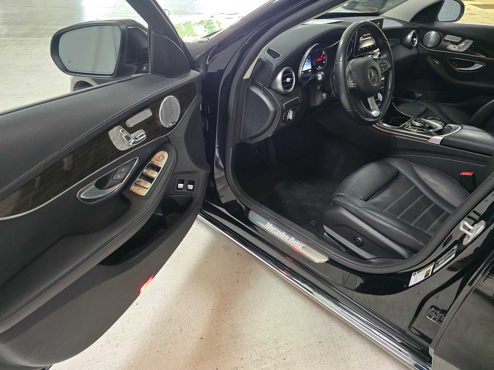 2016 Mercedes-Benz C 350e 4dr Sdn RWD