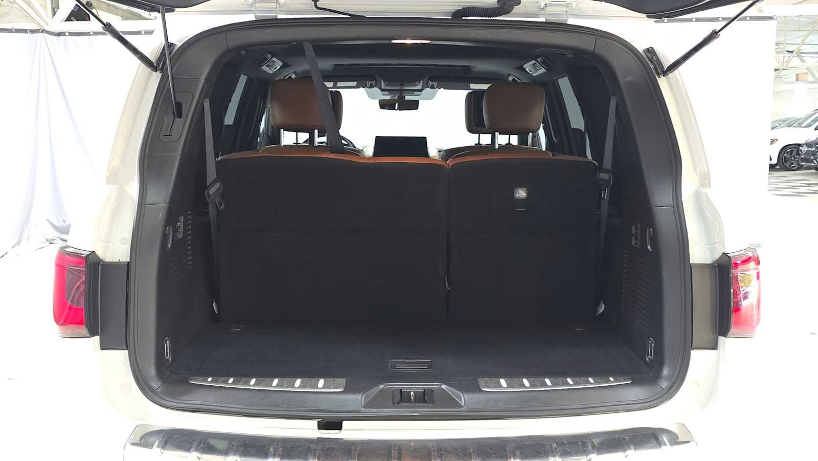 2023 INFINITI QX80 SENSORY