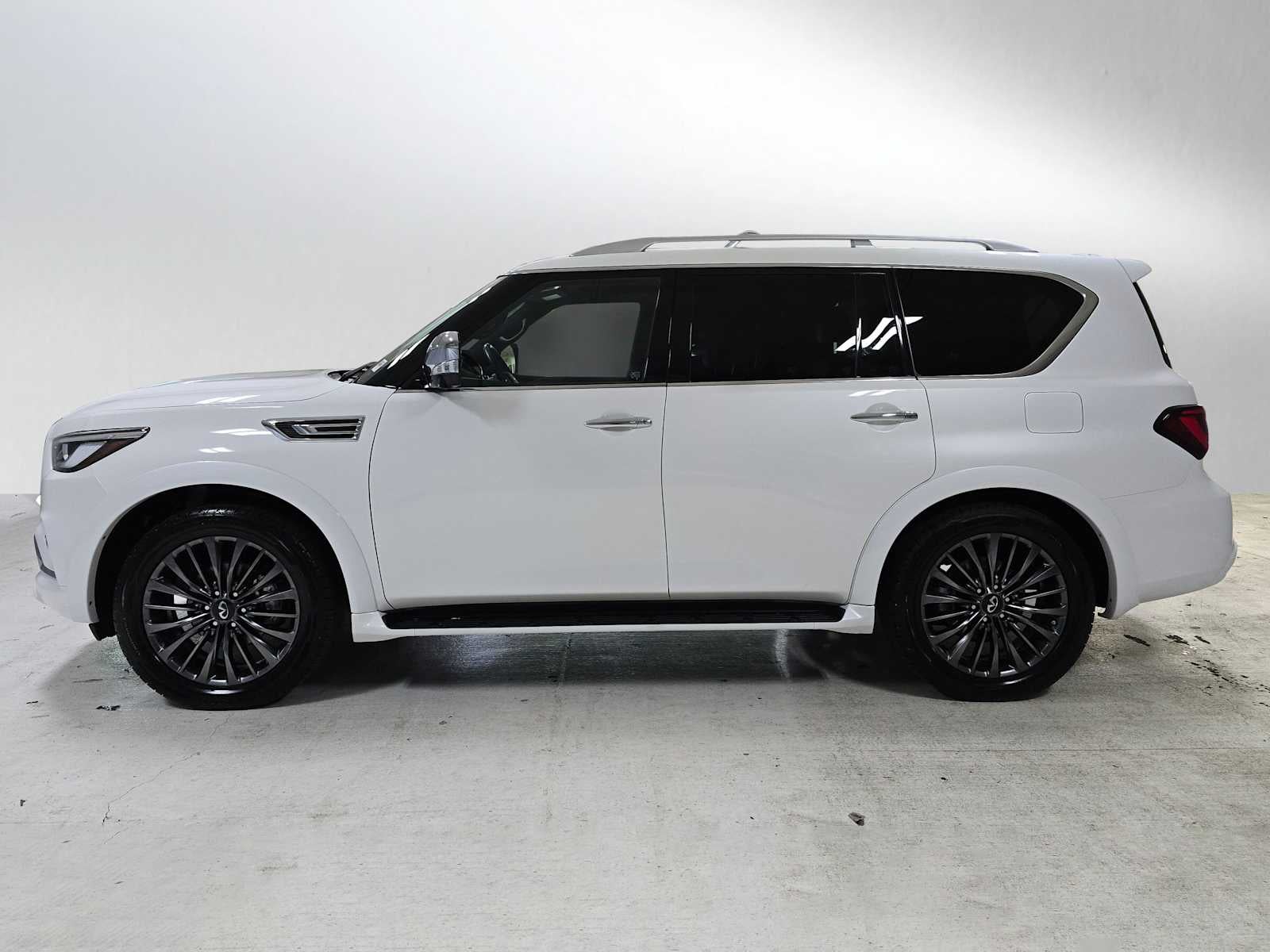 2023 INFINITI QX80 SENSORY