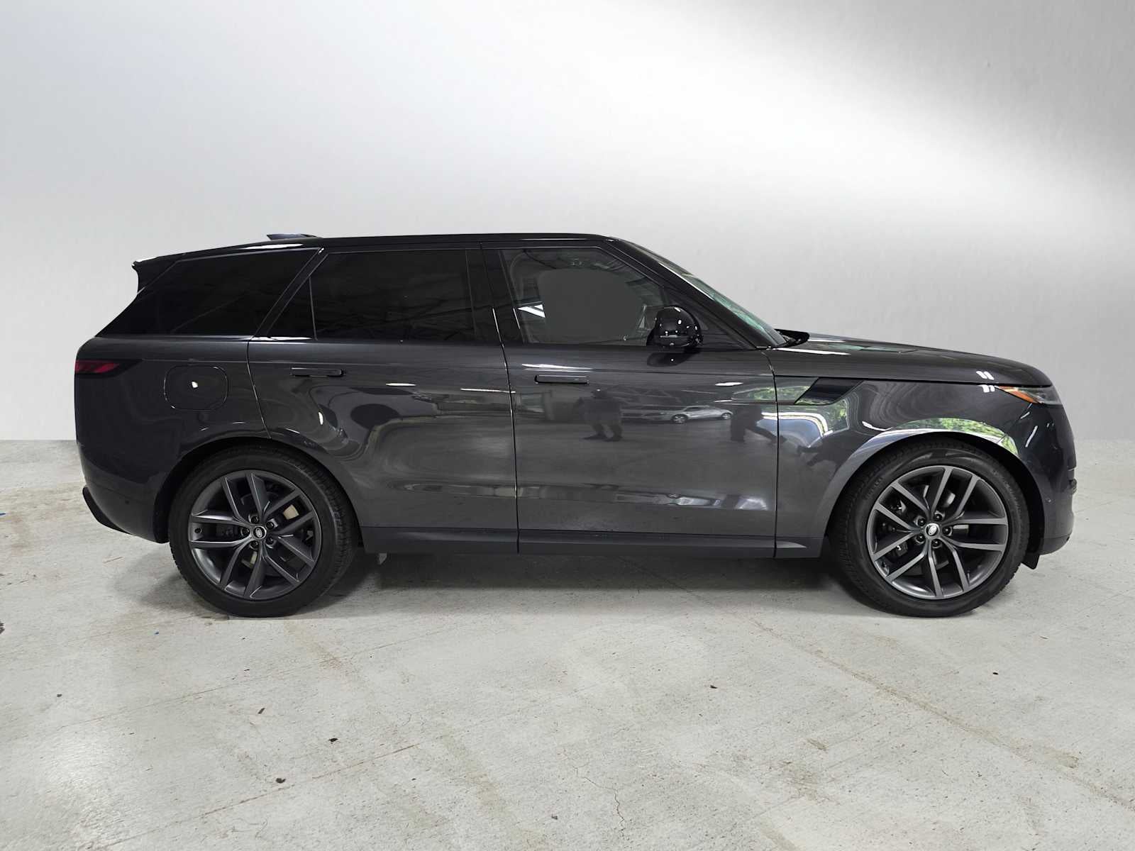 2024 Land Rover Range Rover Sport SE