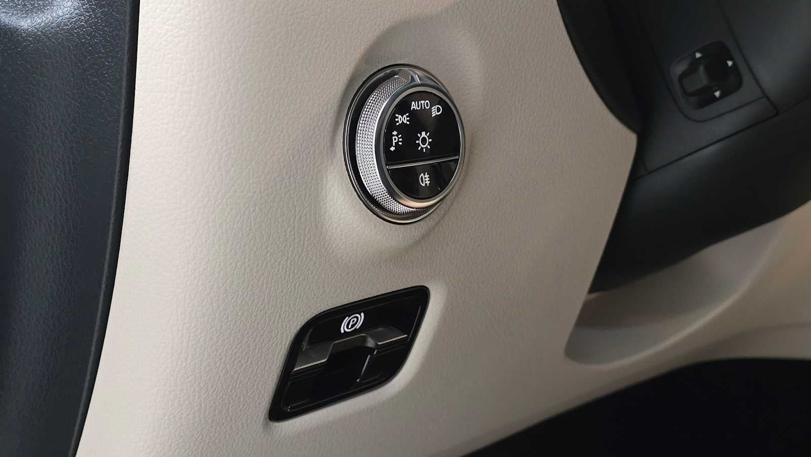 2026 Mercedes-Benz C 300 4MATIC® Sedan