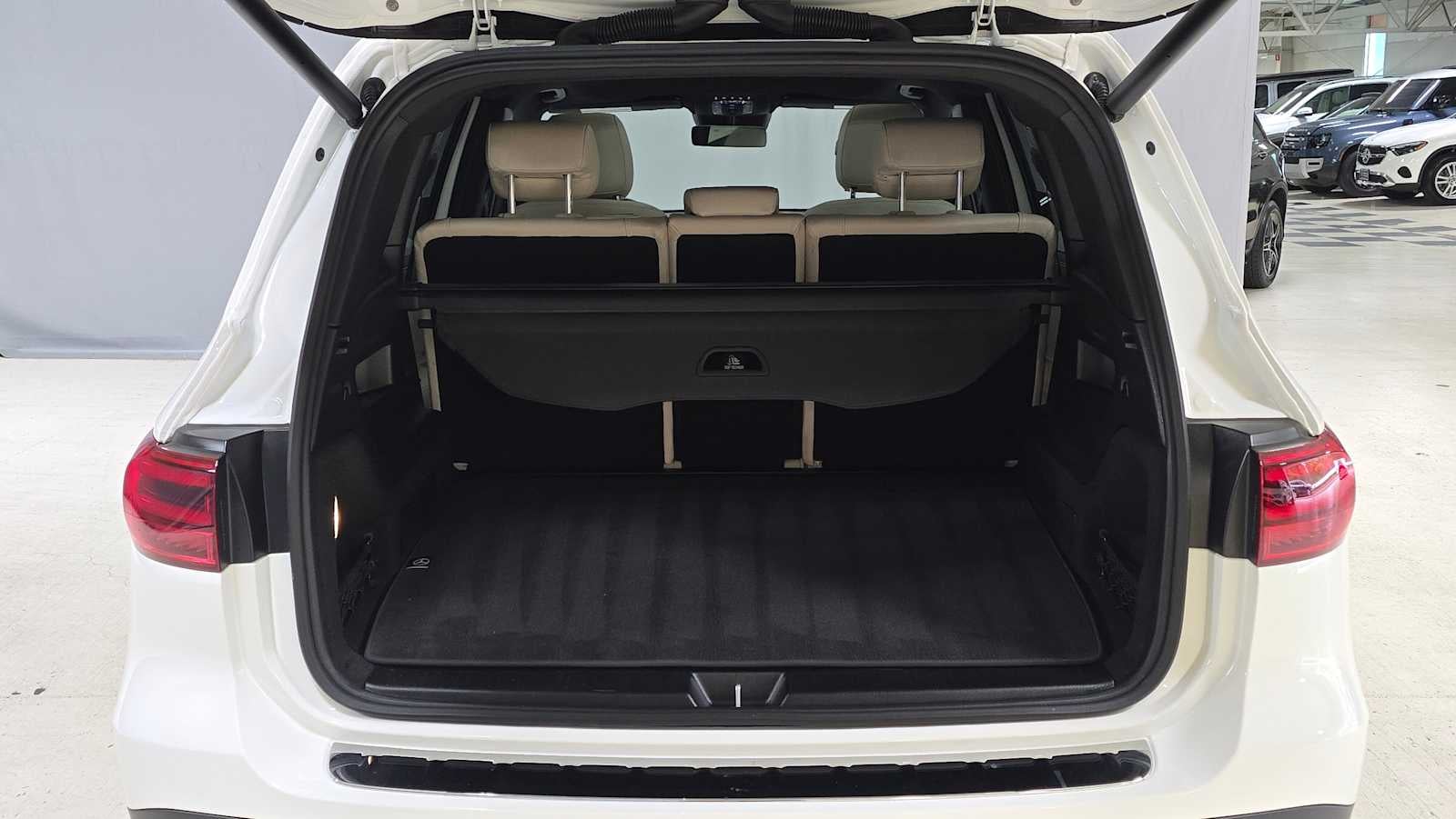 2025 Mercedes-Benz GLB 250 4MATIC® SUV