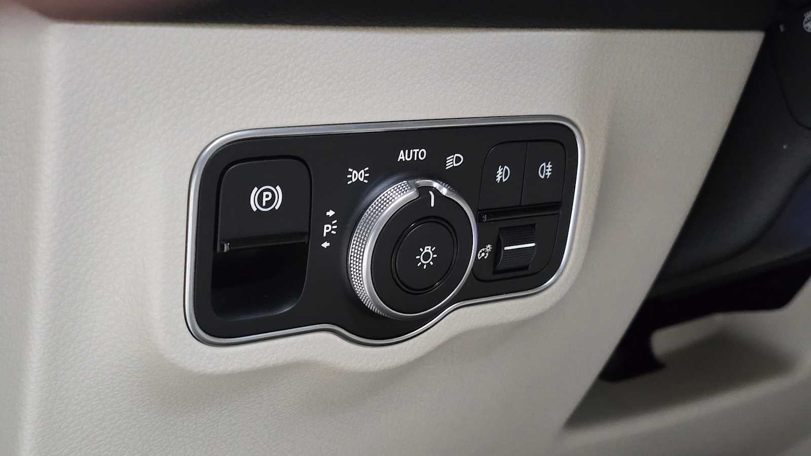 2025 Mercedes-Benz GLB 250 4MATIC® SUV