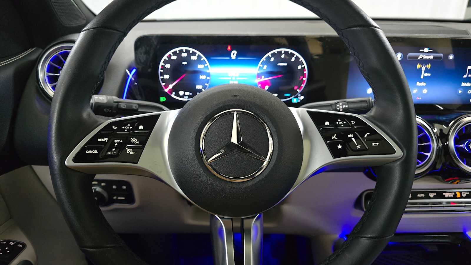 2025 Mercedes-Benz GLB 250 4MATIC® SUV