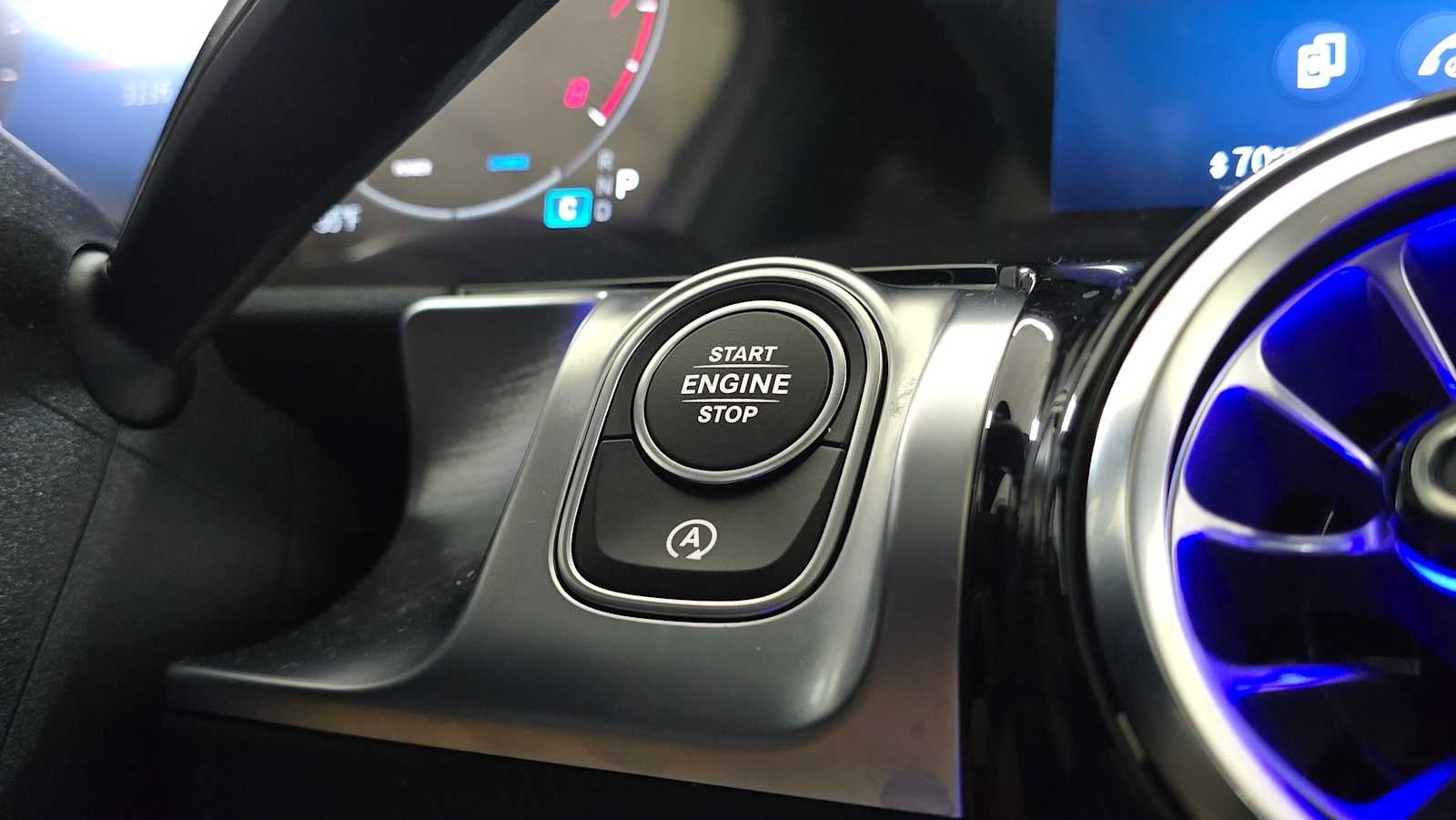 2025 Mercedes-Benz GLB 250 4MATIC® SUV