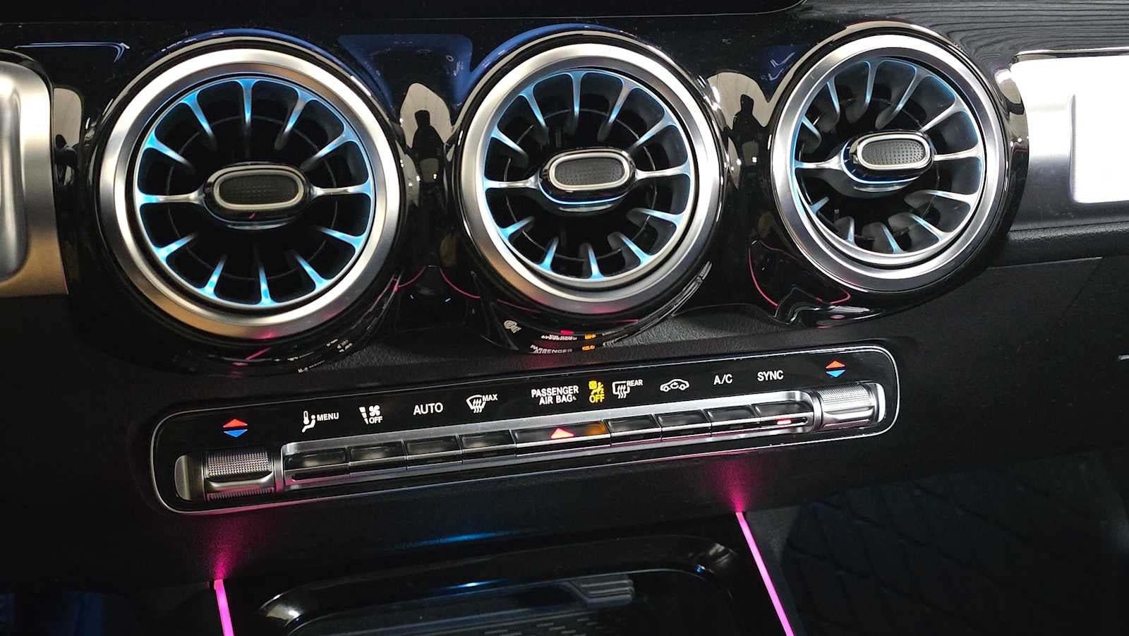 2025 Mercedes-Benz GLB 250 4MATIC® SUV