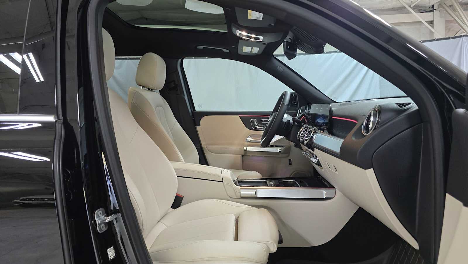 2025 Mercedes-Benz GLB 250 4MATIC® SUV