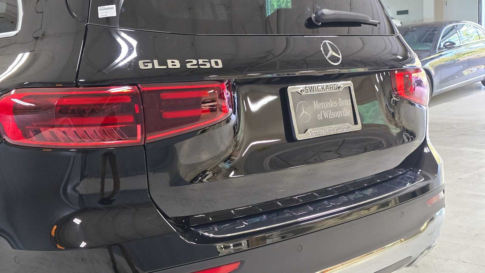 2025 Mercedes-Benz GLB 250 4MATIC® SUV