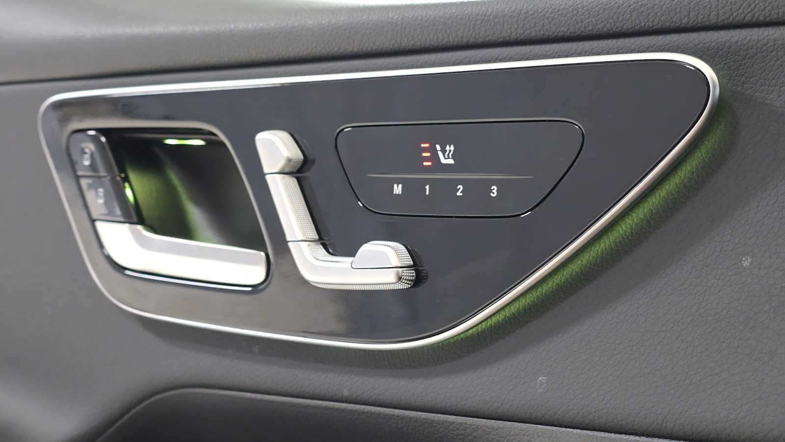 2025 Mercedes-Benz GLC GLC 300