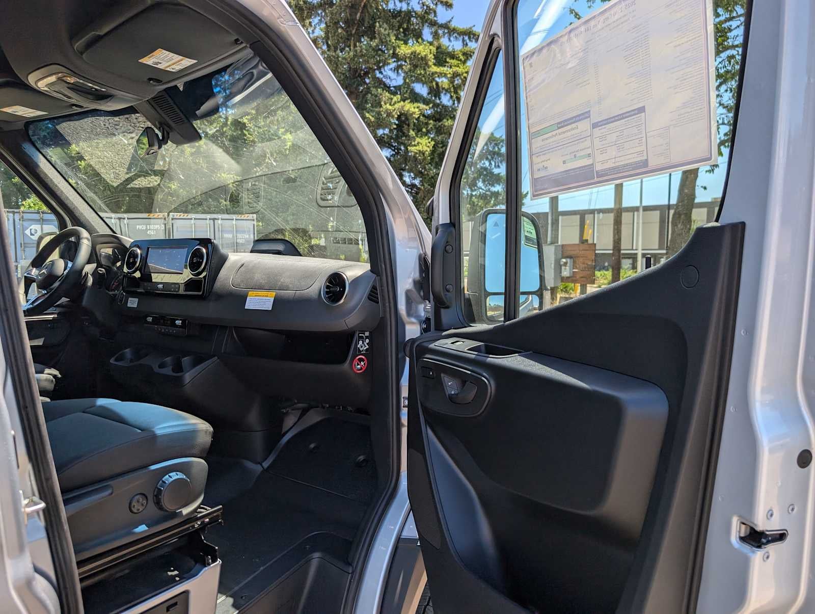 2025 Mercedes-Benz Sprinter 2500 Standard Roof I4 Diesel HO 144" AWD