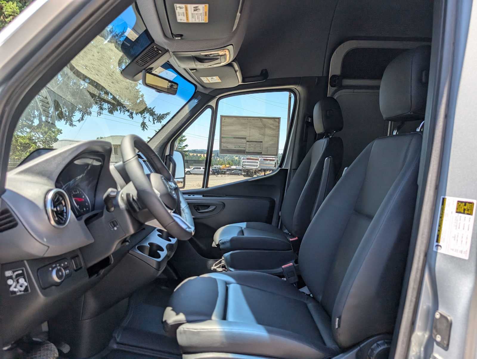 2025 Mercedes-Benz Sprinter 2500 Standard Roof I4 Diesel HO 144" AWD