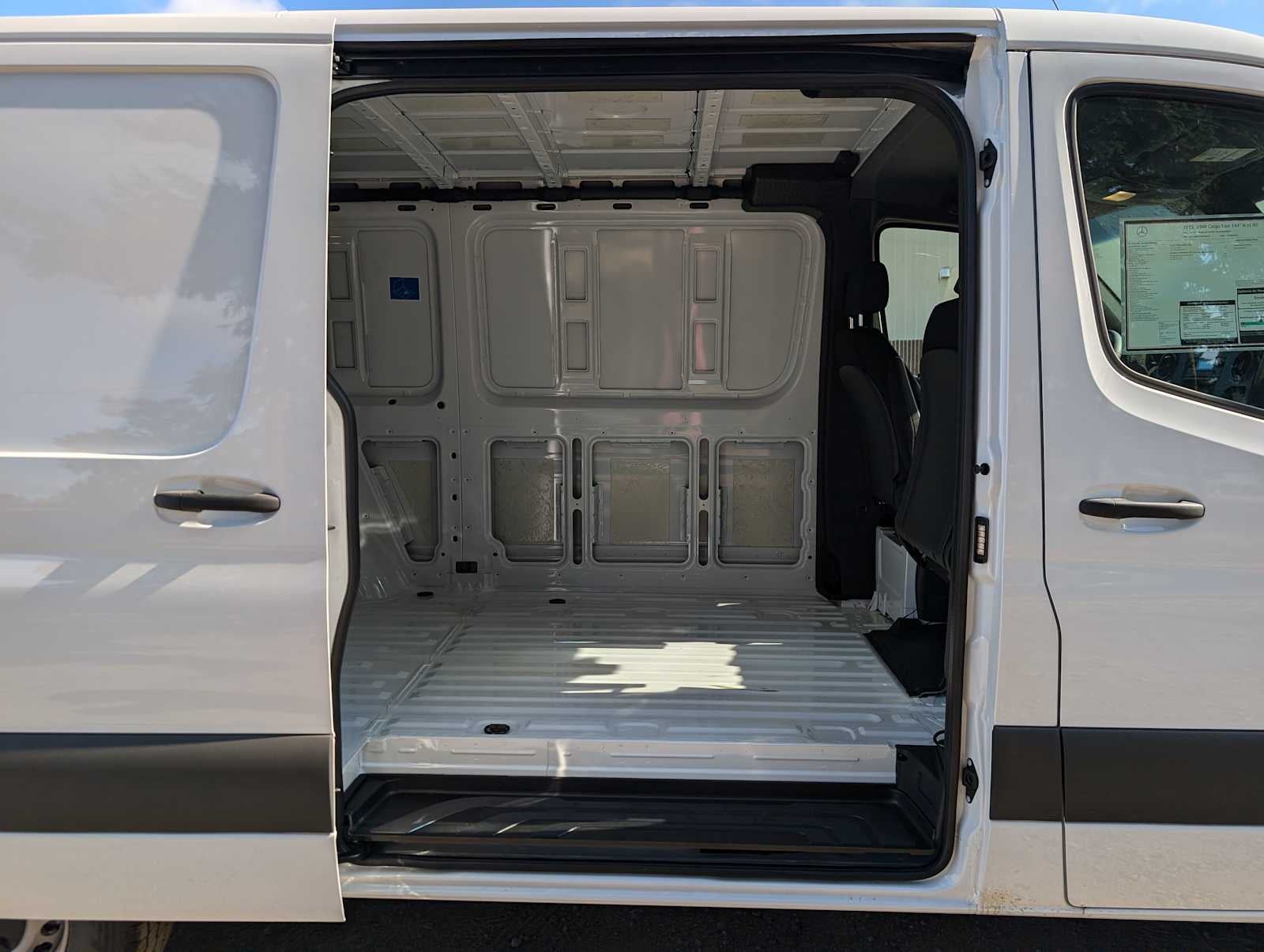 2025 Mercedes-Benz Sprinter 2500 Standard Roof I4 Diesel 144" RWD