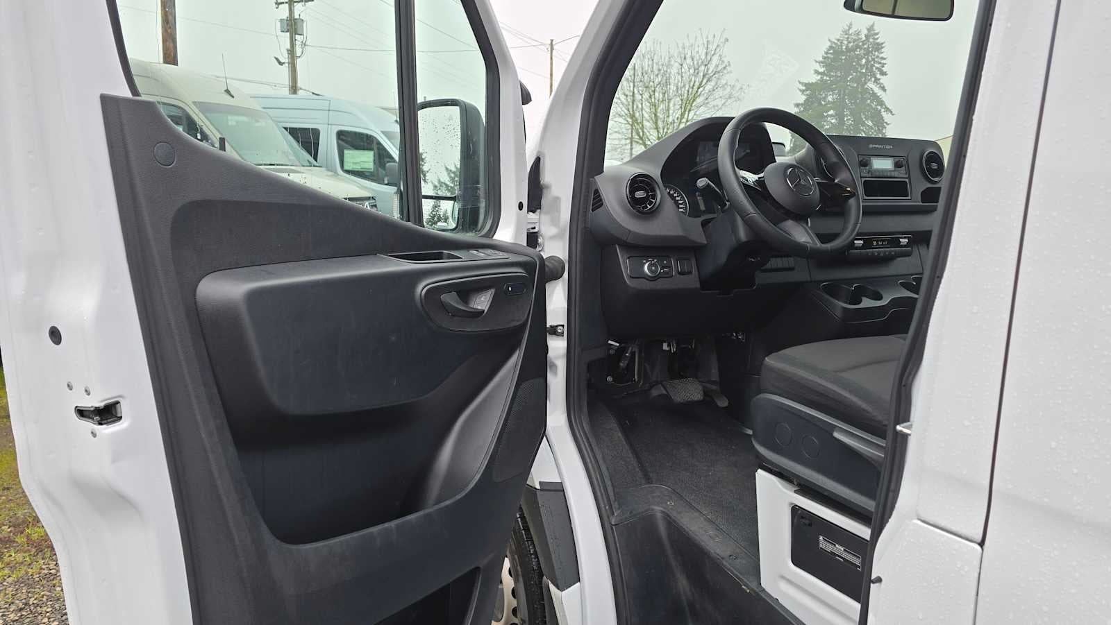 2025 Mercedes-Benz Sprinter 2500 Standard Roof I4 Diesel 144" RWD