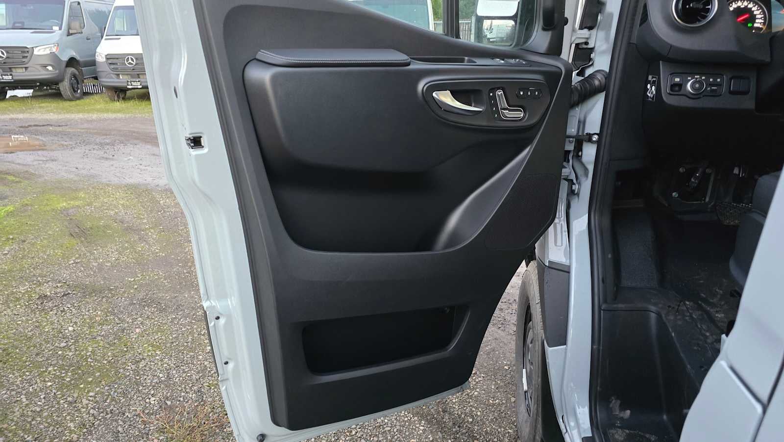 2026 Mercedes-Benz Sprinter 2500 Standard Roof I4 Diesel HO 144" AWD