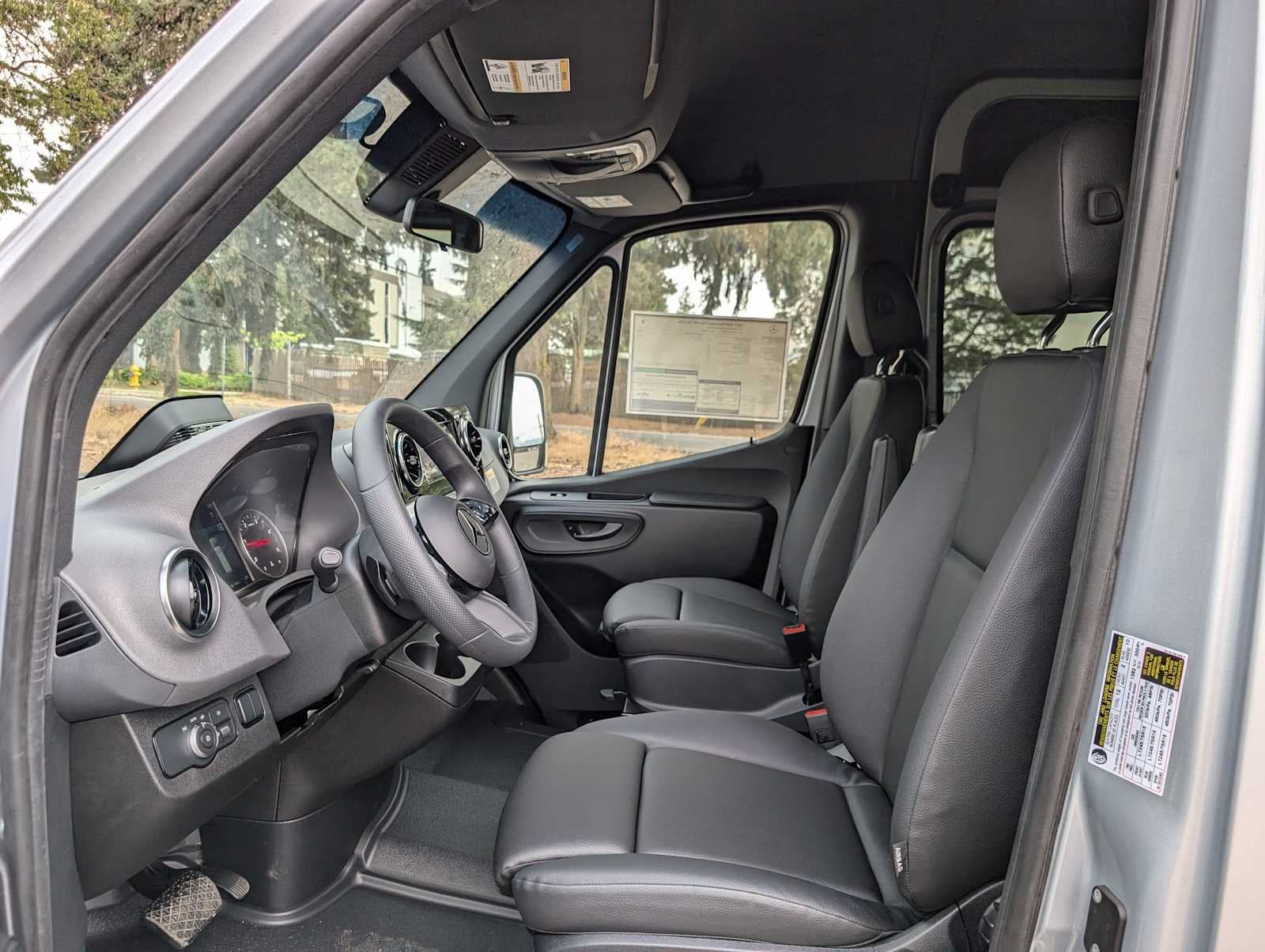 2025 Mercedes-Benz Sprinter 2500 Standard Roof I4 Diesel HO 144" RWD