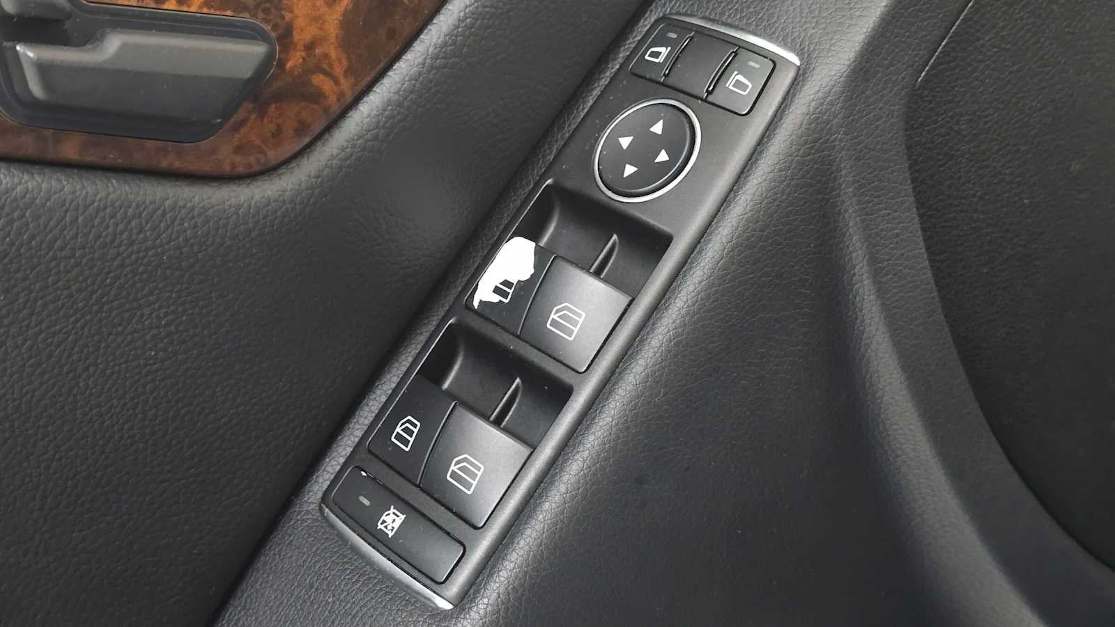 2013 Mercedes-Benz C 300 4dr Sdn 4MATIC®