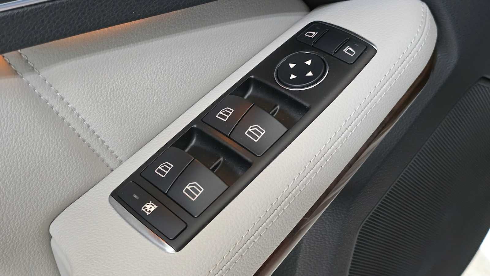 2013 Mercedes-Benz E 350 4dr Sdn 4MATIC®