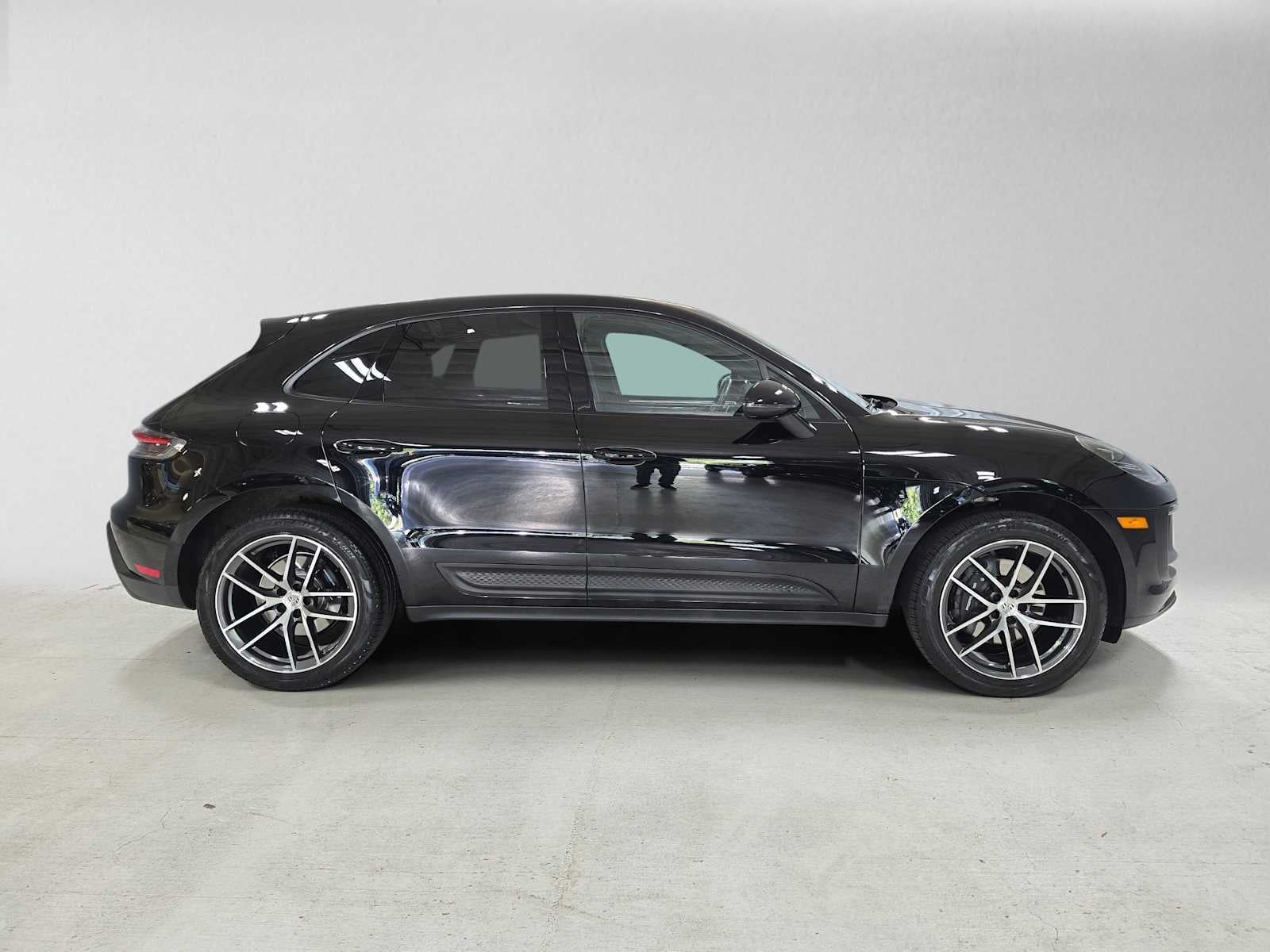2025 Porsche Macan AWD