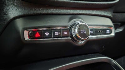 2020 Volvo XC40 Momentum