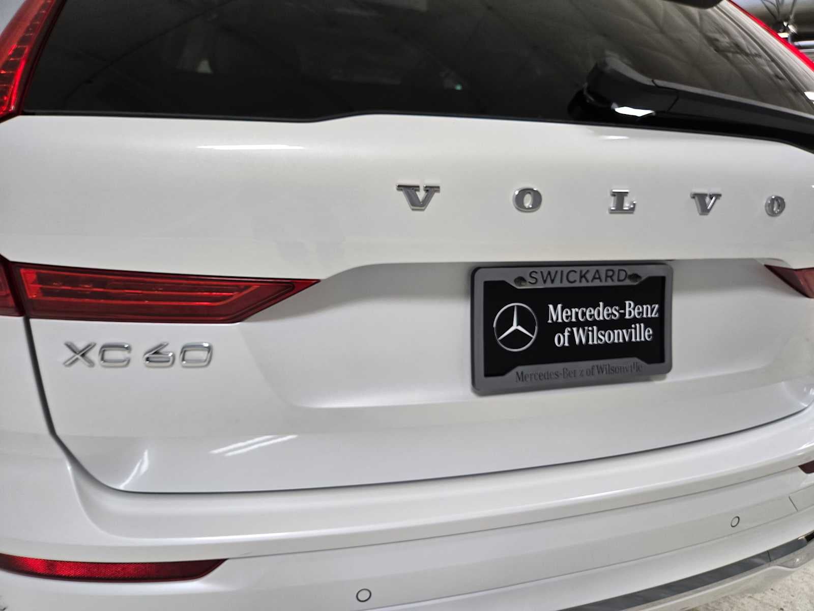 2023 Volvo XC60 Recharge Plug-In Hybrid Plus Bright Theme