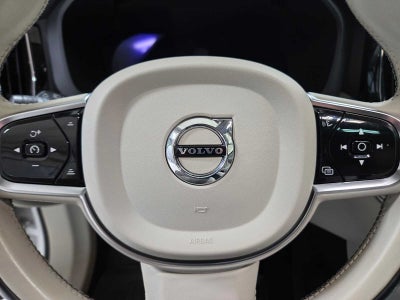 2023 Volvo XC60 Recharge Plug-In Hybrid Plus Bright Theme