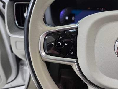 2023 Volvo XC60 Recharge Plug-In Hybrid Plus Bright Theme