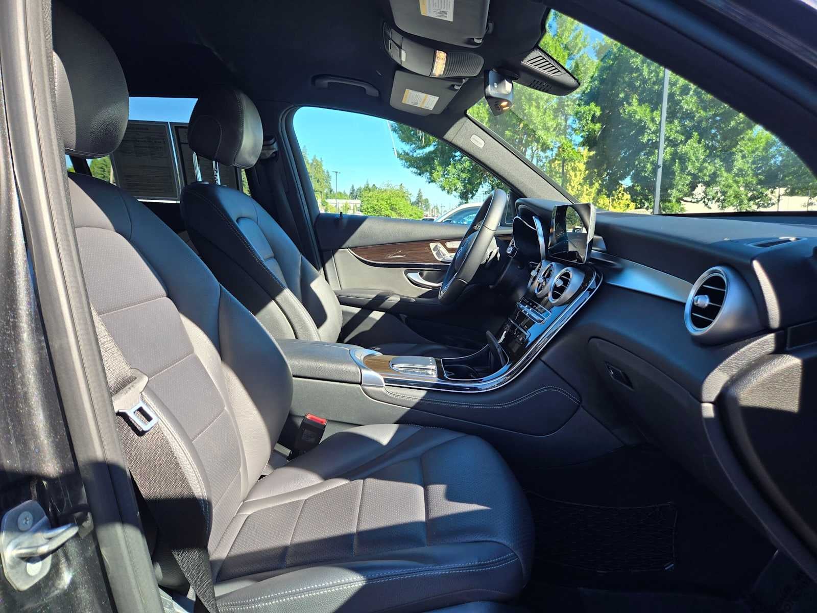 2020 Mercedes-Benz GLC 300 GLC 300