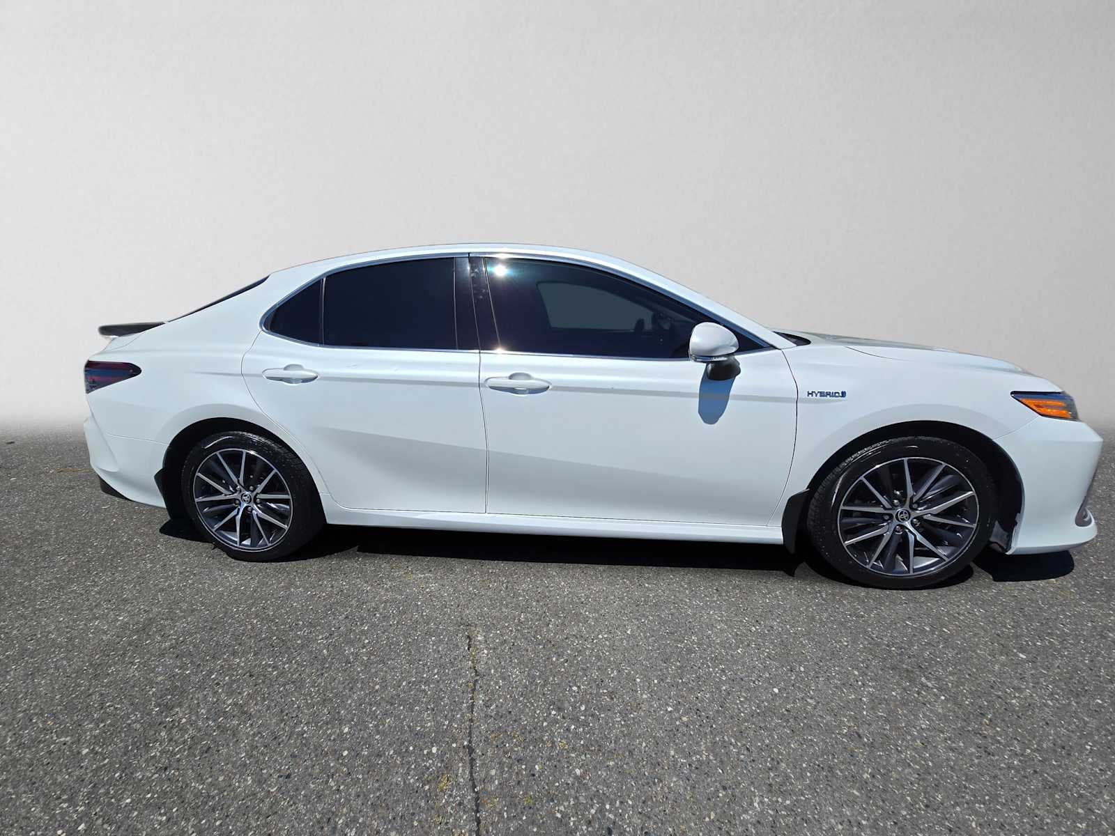 2021 Toyota Camry Hybrid XLE